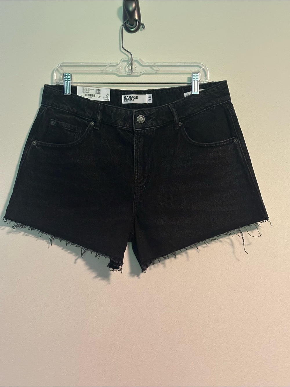 Garage Denim Relaxed A-Line Shorts Pitch Black Raw Hem Women’s Size 9 NWT